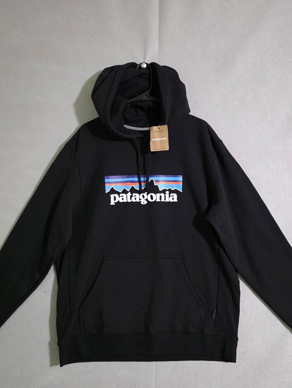 NWT Patagonia Mens Black P-6 Logo Uprisal Hoodie 39622 Size Large